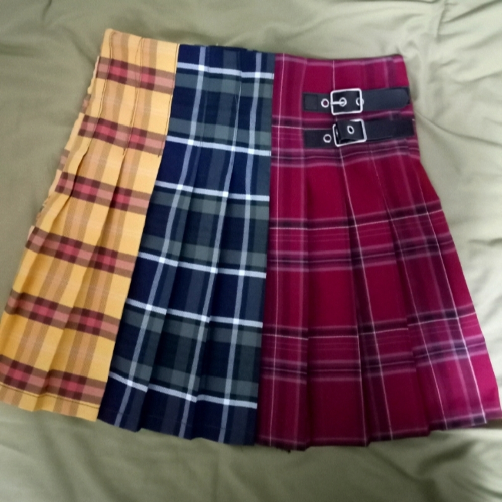 Skirt. Size: small